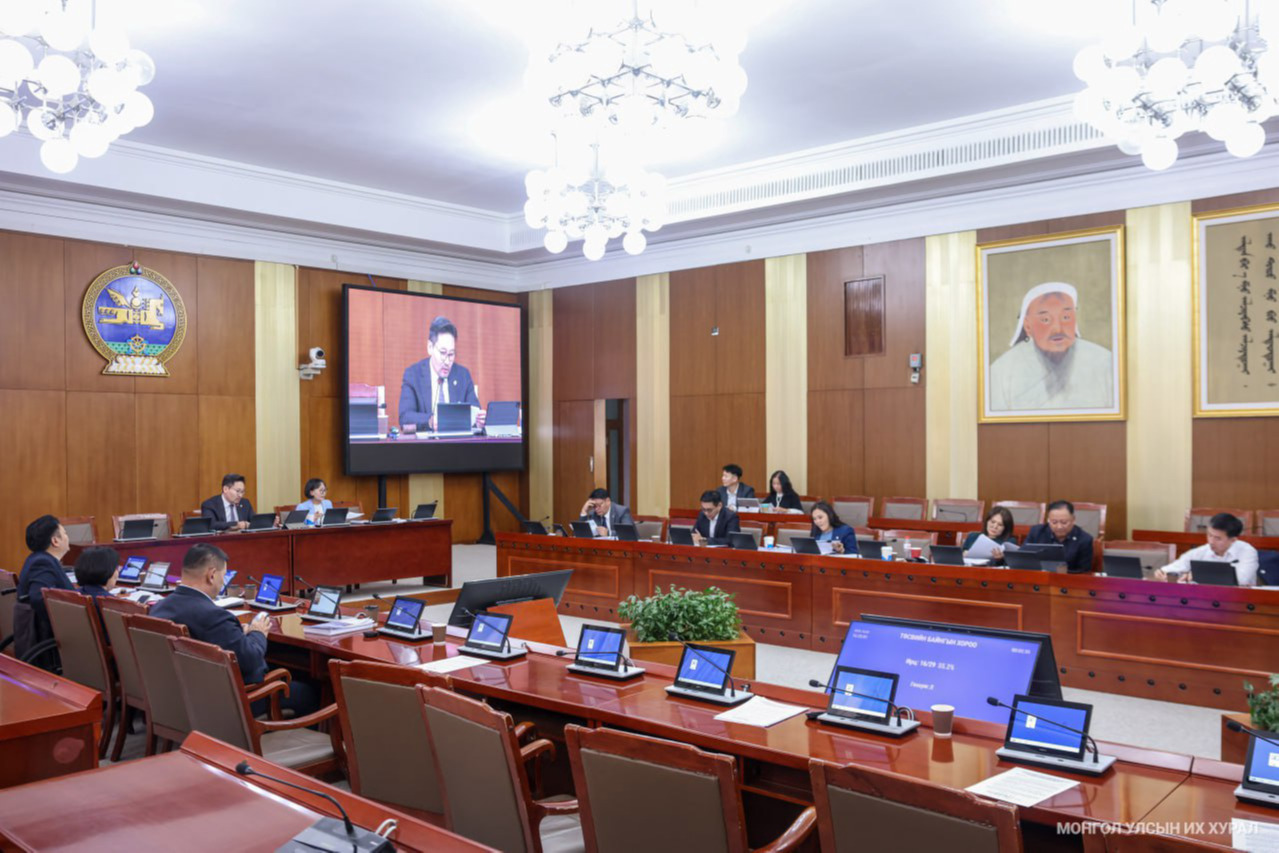 Төсвийн байнгын хороогоор үл хөдлөх хөрөнгө борлуулахад төлдөг 2 хувийн татварыг хүчингүй болгох санаачилгыг хэлэлцэнэ